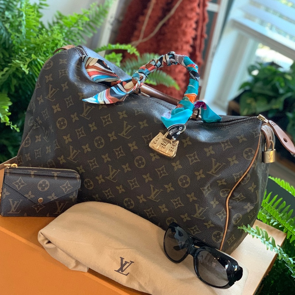 ❗️SOLD❗️Louis Vuitton Speedy 40 - w/ Twilly - Picture 7 of 16